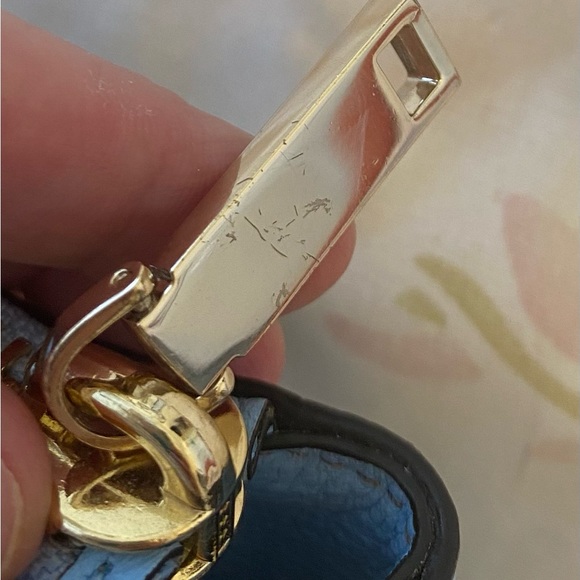 VGUC Henri Bendel Light Blue Pebbled Leather Bag 🩵🩵 - Picture 8 of 9